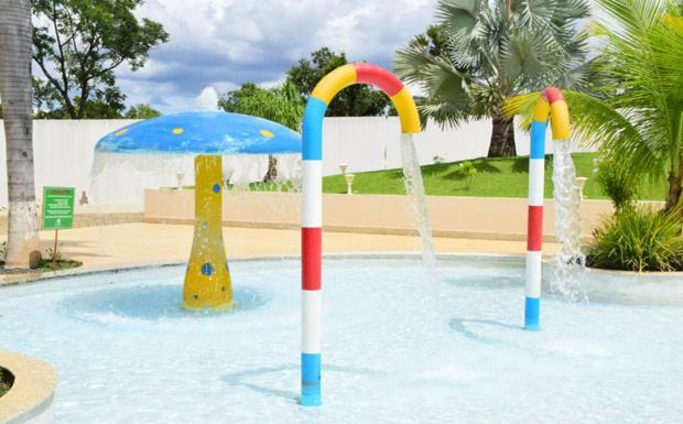 Encontro Das Aguas Caldas - Cortesia Ingressos Da Rede Wam Opcoes Water Park, Nautico E Clube Prive Калдас-Новас Экстерьер фото